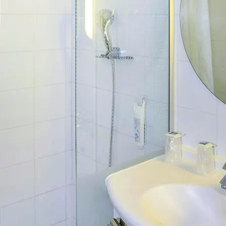 Ibis Budget Hotel 2*